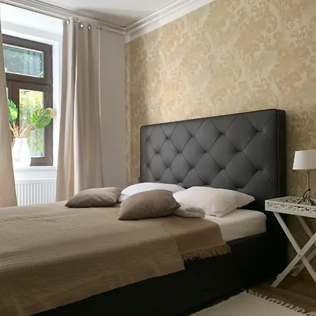 Royal Vega Apartment Lubiana Esterno foto